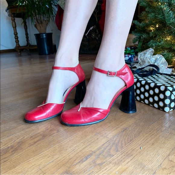 Red leather shoes! - Picture 2 of 4